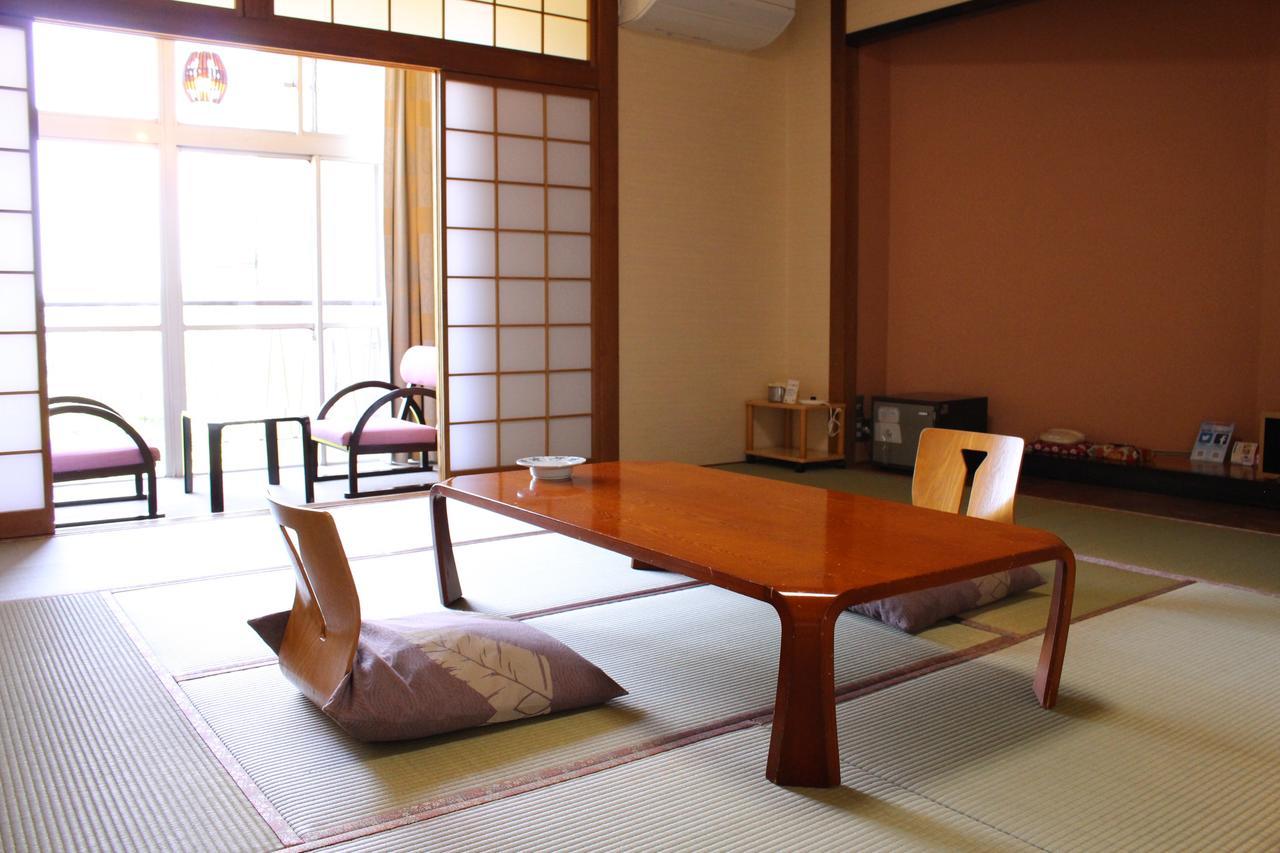 土湯温泉 やすらぎの宿 向瀧旅館 Fukushima  Bagian luar foto
