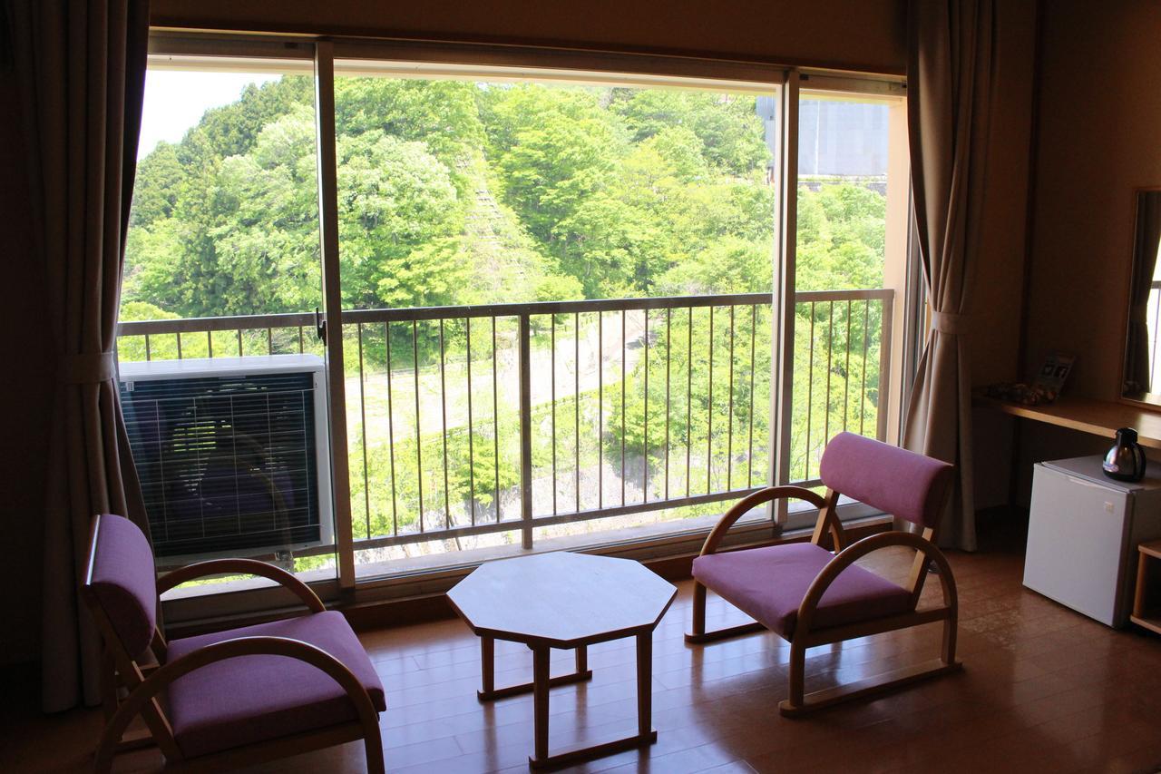 土湯温泉 やすらぎの宿 向瀧旅館 Fukushima  Bagian luar foto