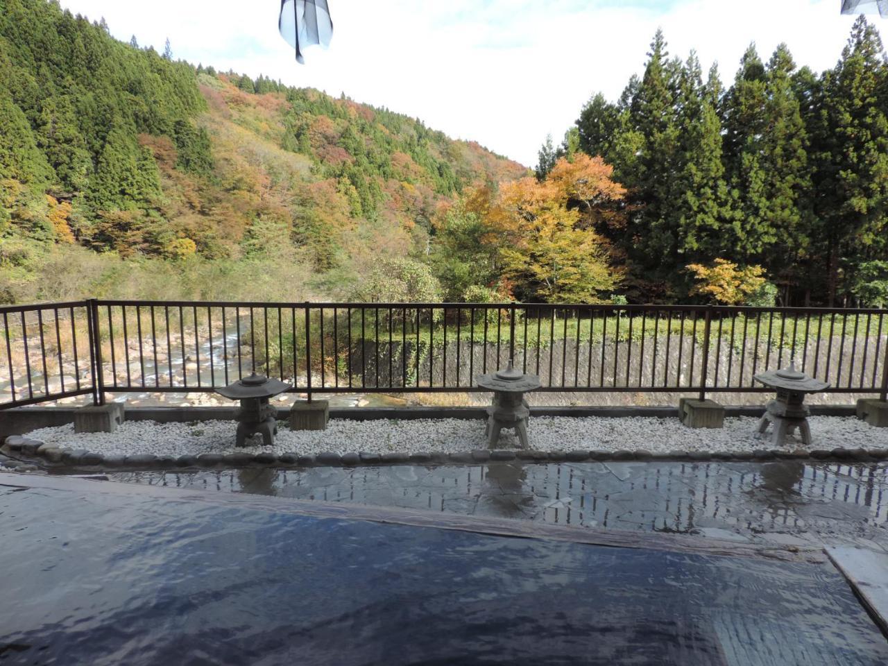 土湯温泉 やすらぎの宿 向瀧旅館 Fukushima  Bagian luar foto